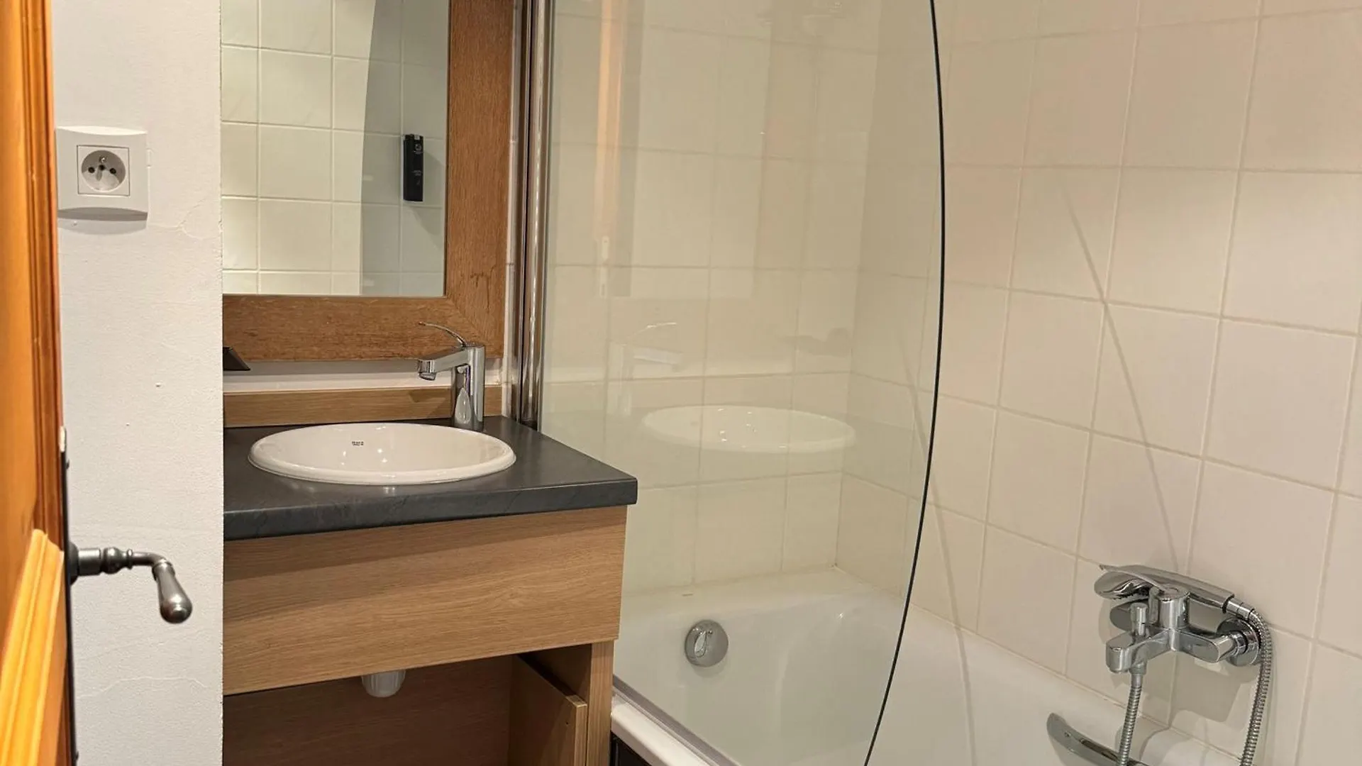 Bel Appartement 4 Pieces Avec Piscine, Jacuzzi, Sauna, Animaux Admis - Fr-1-181-2818 La Plagne-Tarentaise 0*,  France